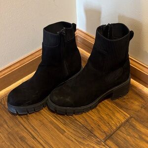 Black Ankle Boots with Ribbed Detail